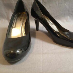 Comfort Plus by Predictions Sz 12 Black Patent Heels
